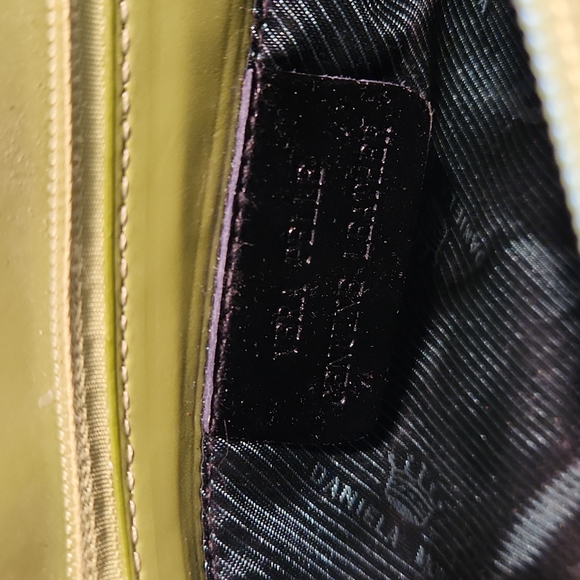 Daniela Moda Green and Black Classy Italian purse - Picture 4 of 5